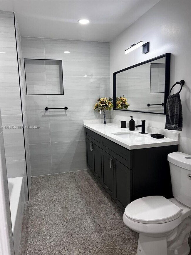 Building Photo - 3820 SW 16th St