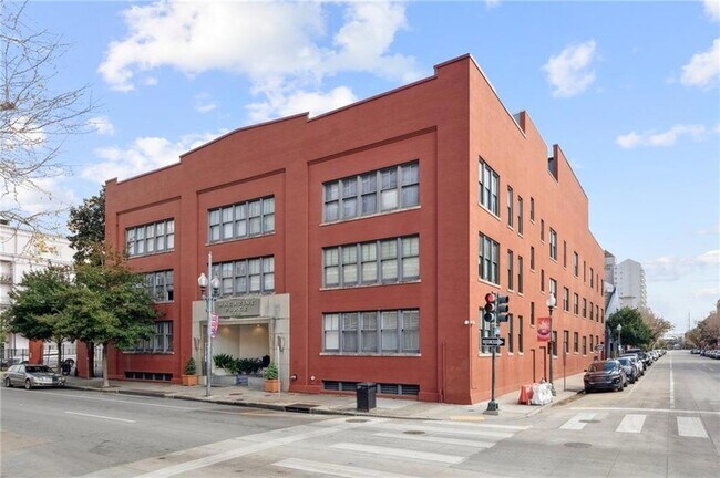 Building Photo - 760 Magazine St