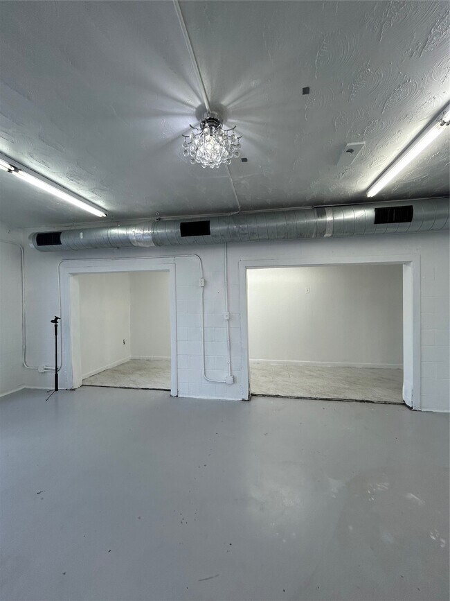 Building Photo - 1804 N Main St