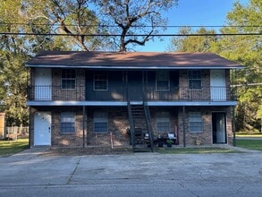Building Photo - 4 Eatonville Rd