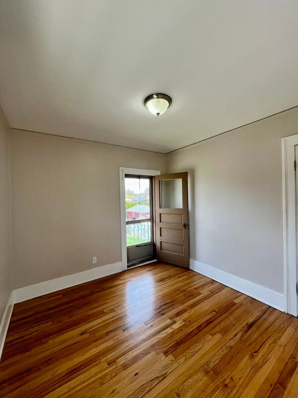 Building Photo - 162 Labadie St