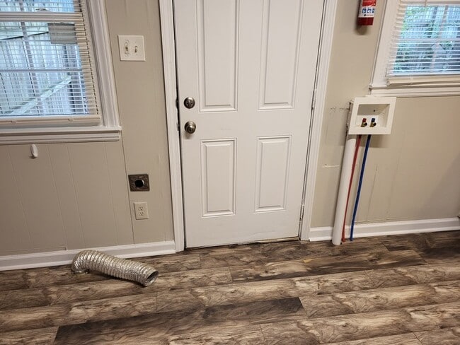 Building Photo - 400 E Talleyrand Ave