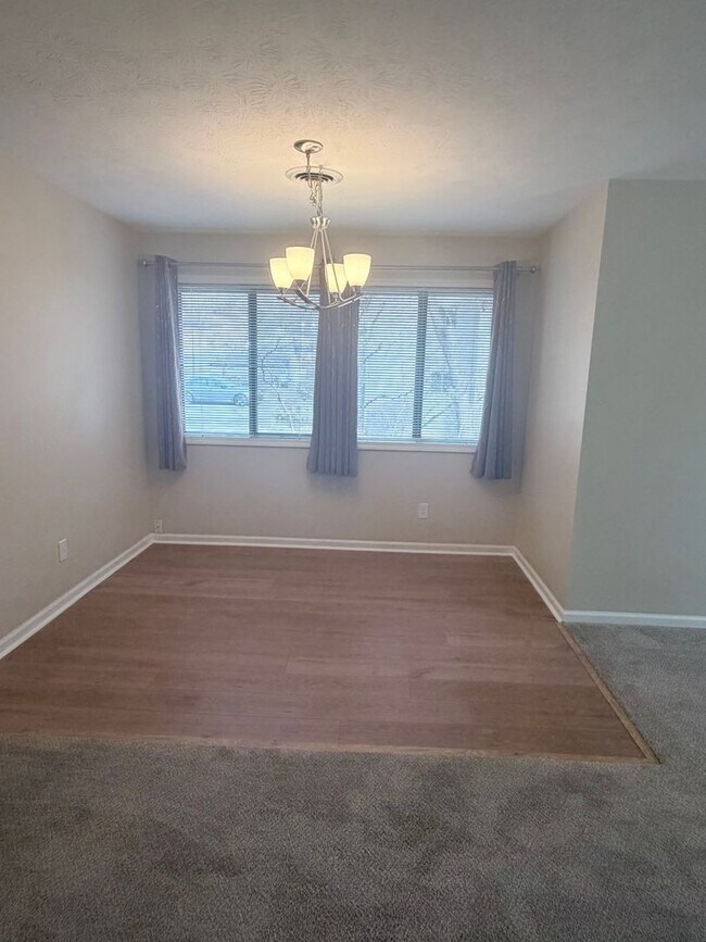 Building Photo - Great Location - 2 Bed, 2 Bath Condo Available Now!