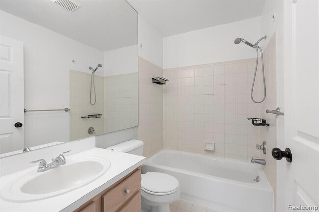 Building Photo - 22241 Atlantic Pointe