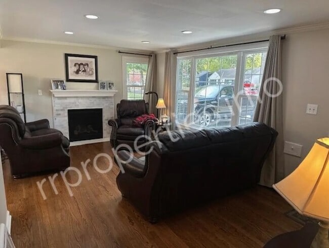 Building Photo - 2309 W 79th Terrace