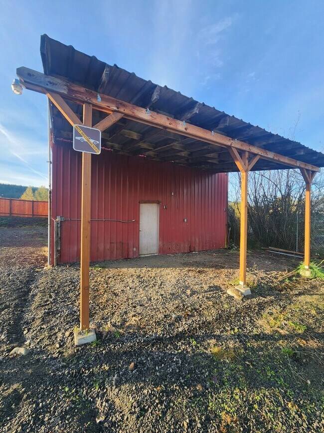 Building Photo - 3-bedroom 1 bath Single Level House