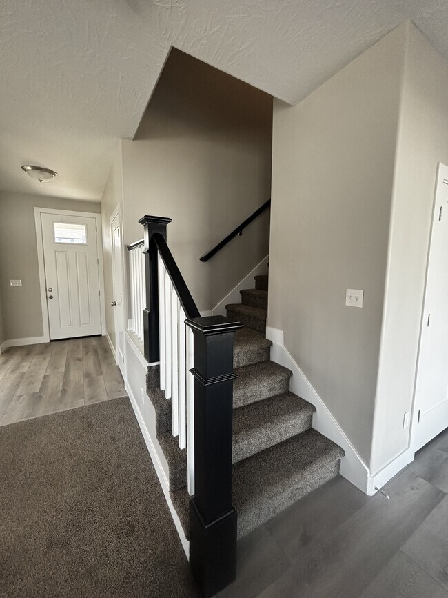 Building Photo - 1373 E Bell Buoy Way