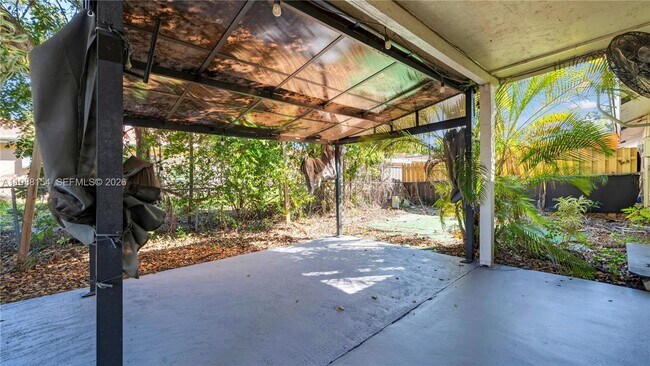 Building Photo - 10575 La Placida Dr