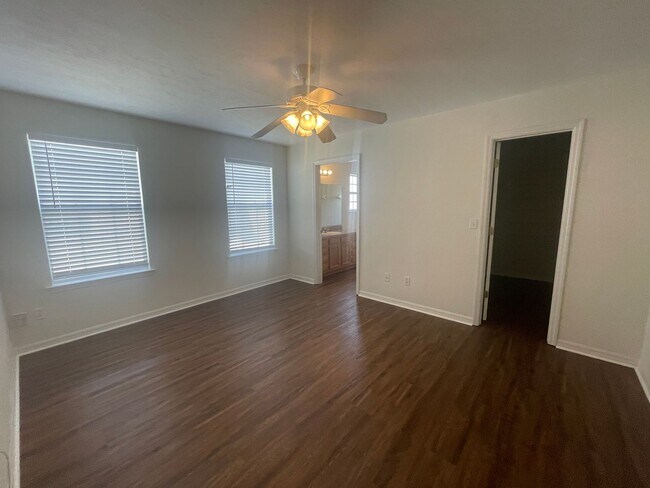 Building Photo - 3/2 Home in Walnut Creek with Vaulted Ceilings and Updated Finishes