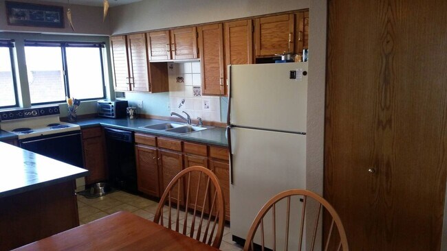 Building Photo - 716 Lagoon Dr