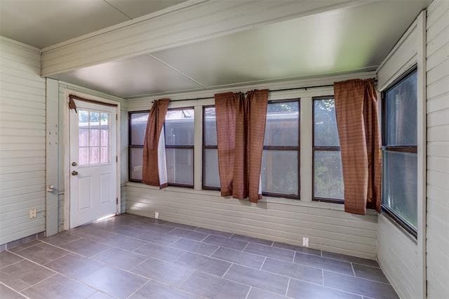Building Photo - 5634 Vanderbilt Ave