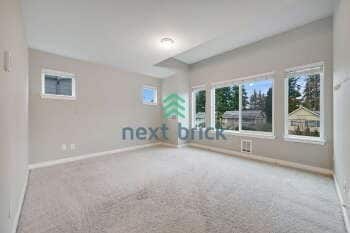 Building Photo - 4 BED & 3.5 BATH Townhouse FOR RENT