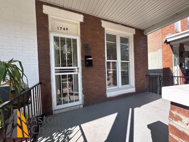 Building Photo - 1749 Homestead St