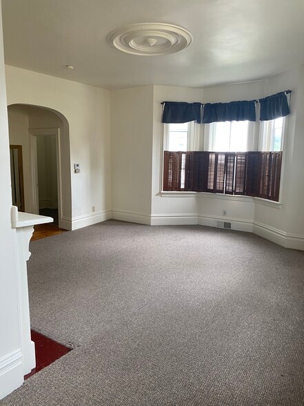 Living Room - 233 N 9th St