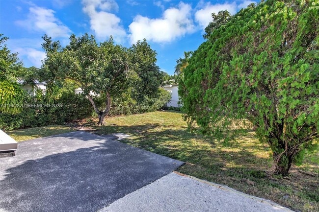 Building Photo - 6540 SW 4th St