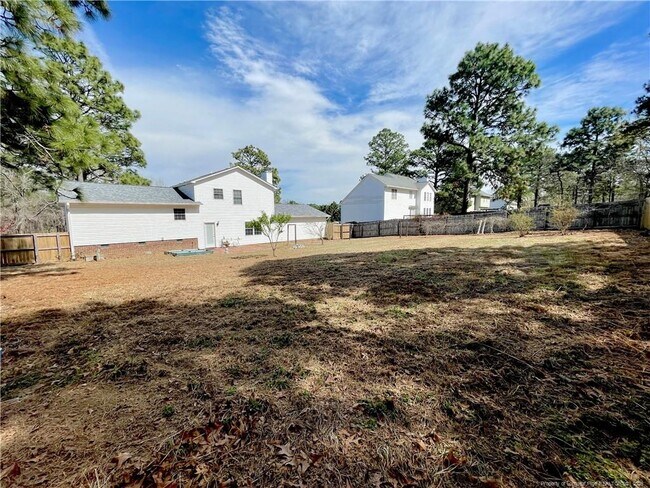 Building Photo - 239 Yorkshire Dr