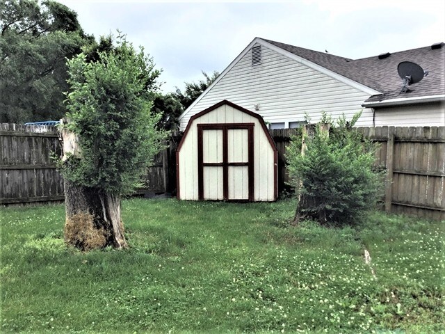 Building Photo - 931 E Branch Ct