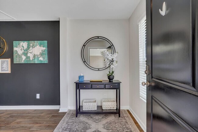 Building Photo - 321 Dogwood Cir