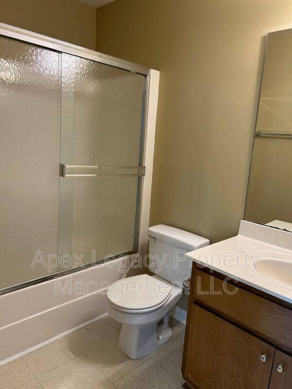 Building Photo - 269 Marshbanks St