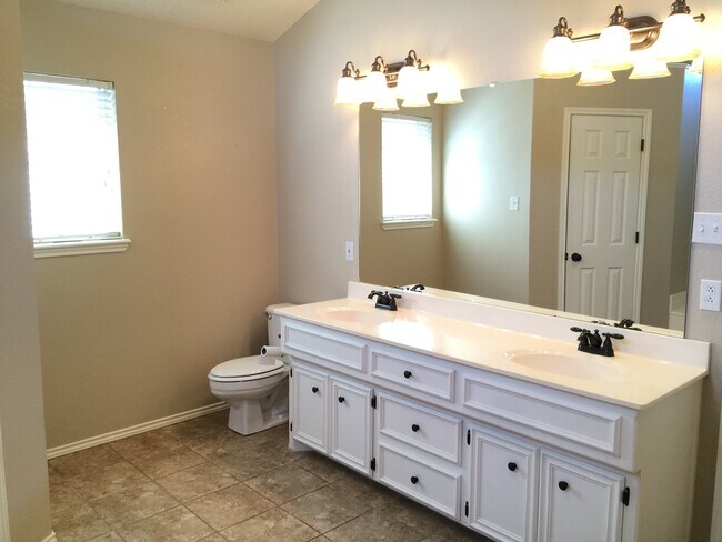 Building Photo - 3 Bed/ 2 Bath in Frenship LISD !