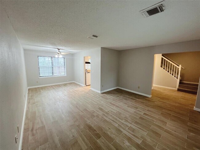 Building Photo - 15 Sandpebble Dr
