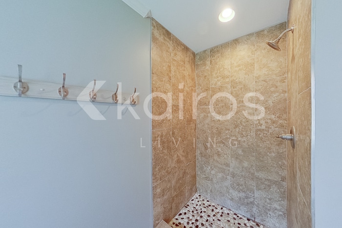 Building Photo - 117 Old Orchard Rd