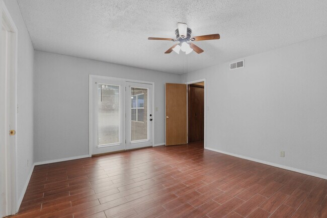 Building Photo - 2404 SW 79th St