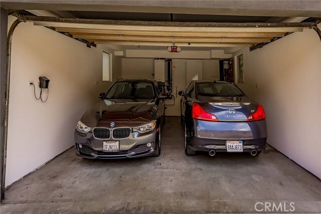 Building Photo - 414 Venice Way