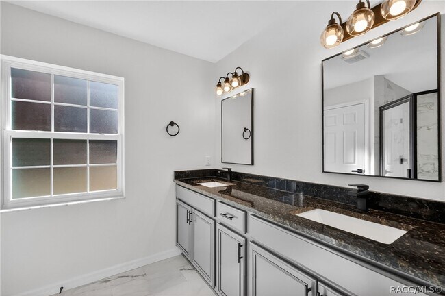 Building Photo - 9913 E St Regis Ct