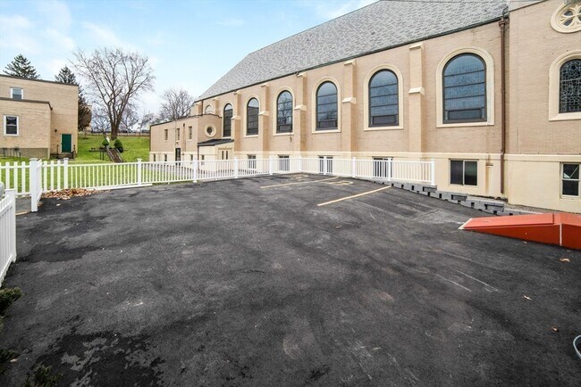 Building Photo - 593 Gallivan Blvd