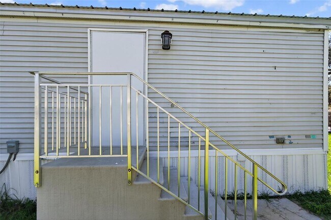 Building Photo - 39256 Lizabeth Cir