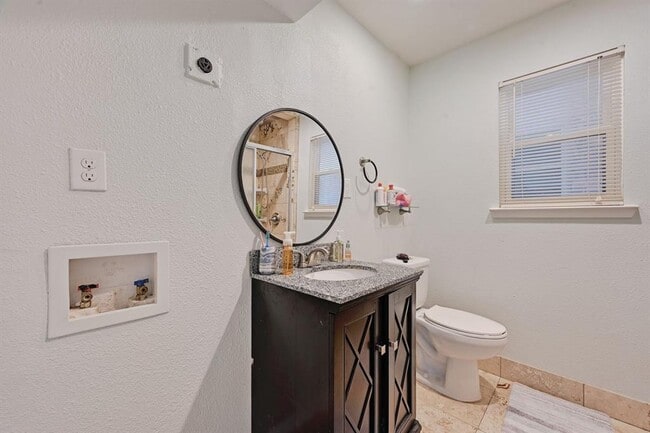 Building Photo - 8510 Mesa Dr