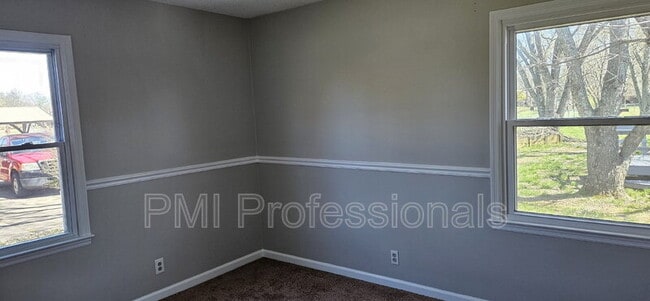 Building Photo - 831 Greenfield Ct