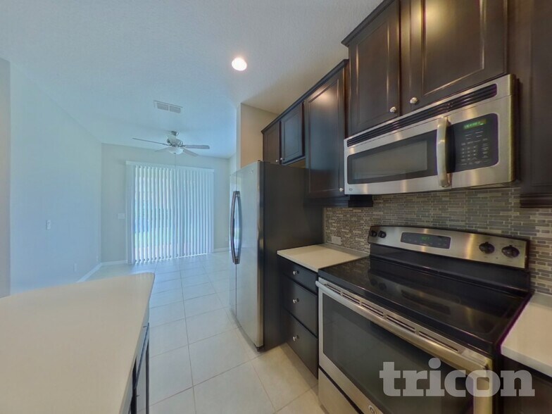 Building Photo - 2076 Bent Grass Ave