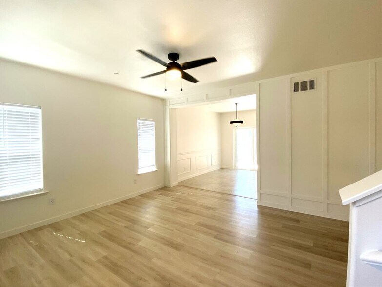 Building Photo - 1329 Hermosa Dr