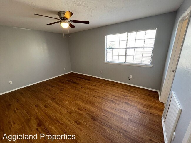 Building Photo - 2 br, 2 bath House - 1104 Autumn Circle - C