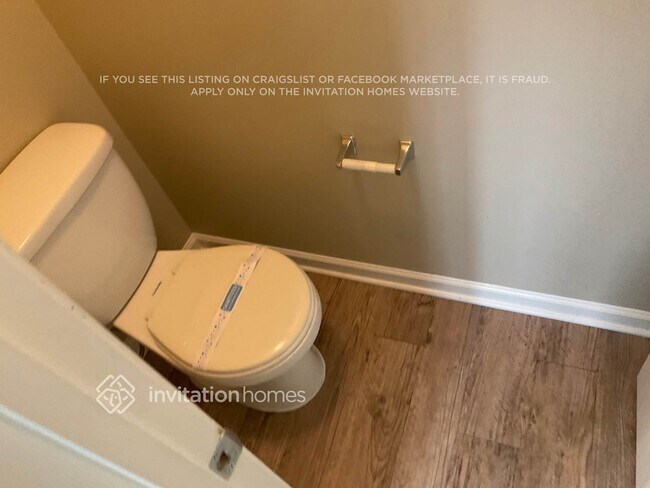 Building Photo - 135 Hidden Creek Dr