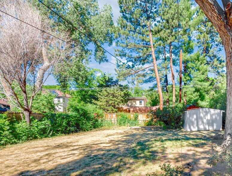 Building Photo - Classic brick Montclair home with covered ...