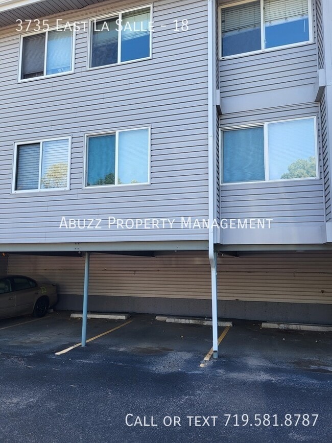 Building Photo - Willow Ridge
