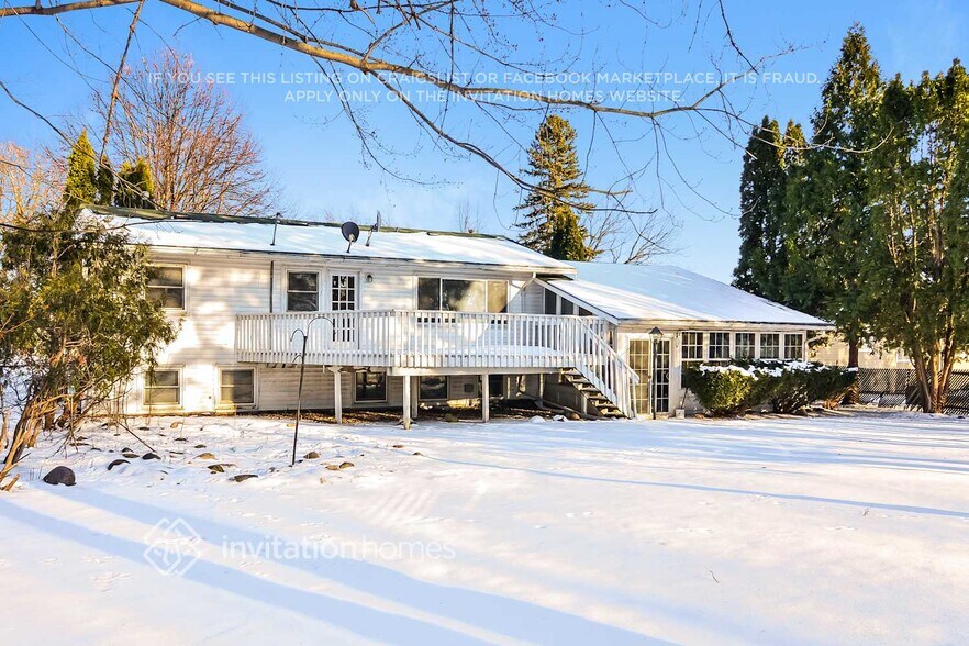 Building Photo - 124 Oakwood Rd