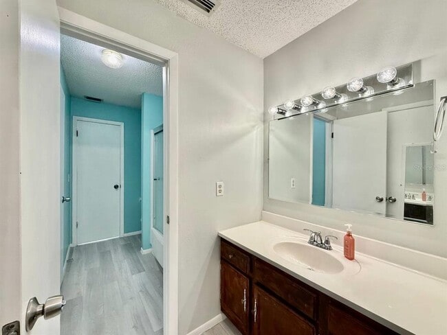 Building Photo - 3416 Sunrise Villas Ct N