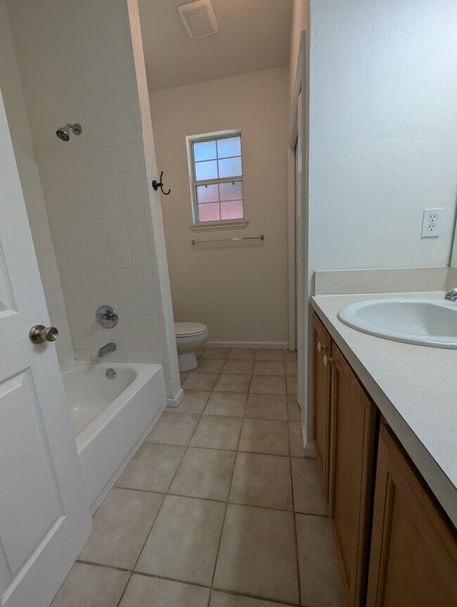 Building Photo - 4126 SW 15 Pl