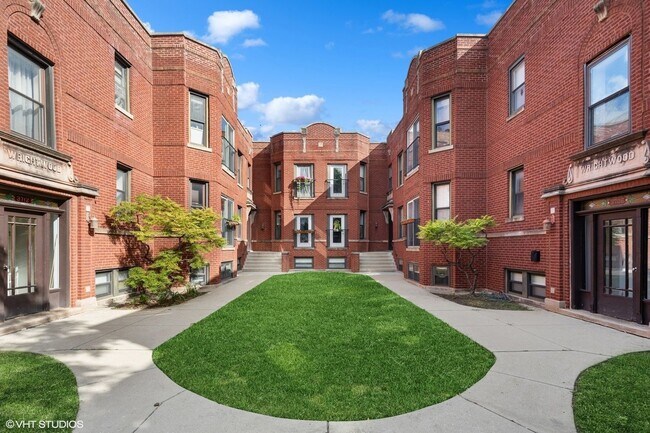 Primary Photo - 3708 W Wrightwood Ave