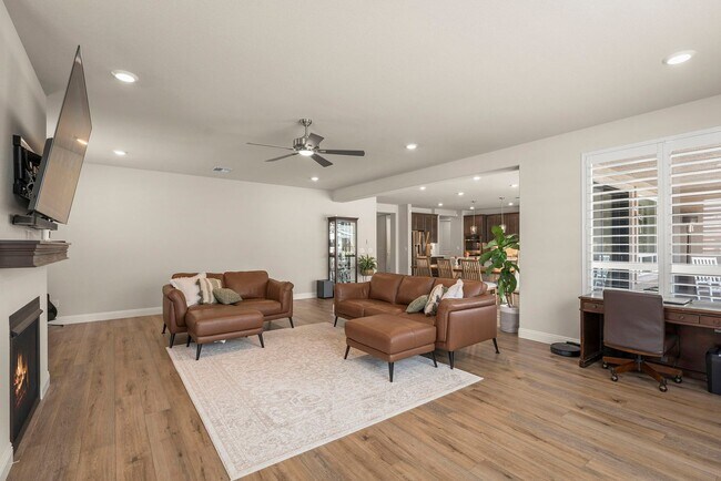 Building Photo - Spanish Springs furnished home for rent