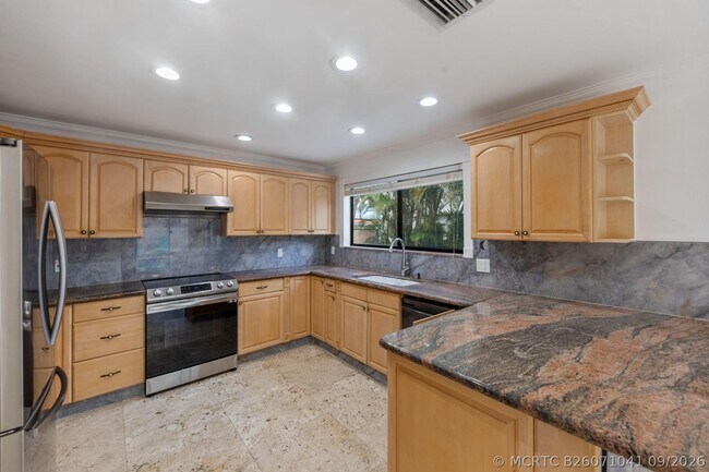 Building Photo - 476 NW 38th Terrace