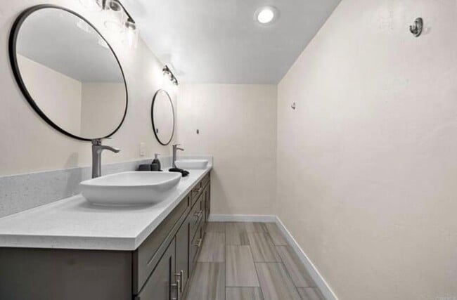 Building Photo - 209 Camino Elevado