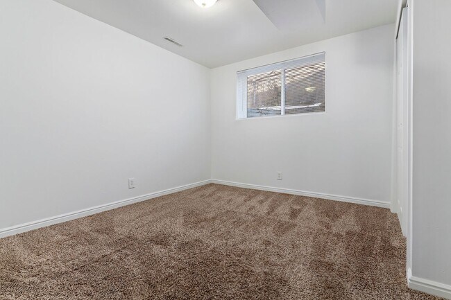 Building Photo - 443 Dorothea Way