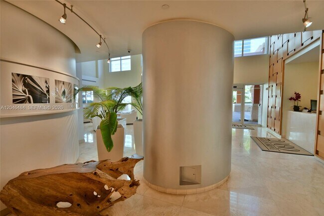 Building Photo - 2080 S Ocean Dr