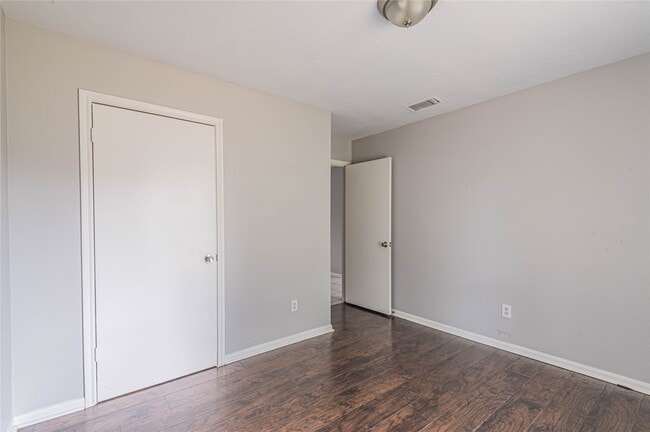 Building Photo - 5134 Cotter Ln