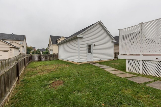 Building Photo - 2705 Mae Wade Ave